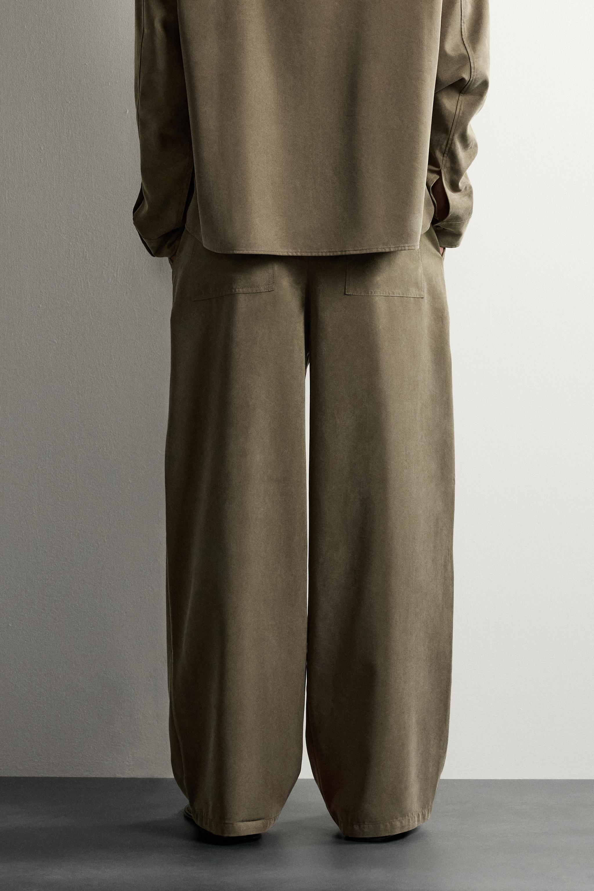 RELAXED FIT FLOWY PANTS